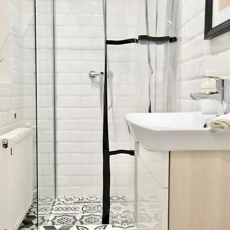 By Hi- In Downtown Apartment Budapest