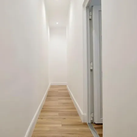 By Hi- In Downtown Apartment